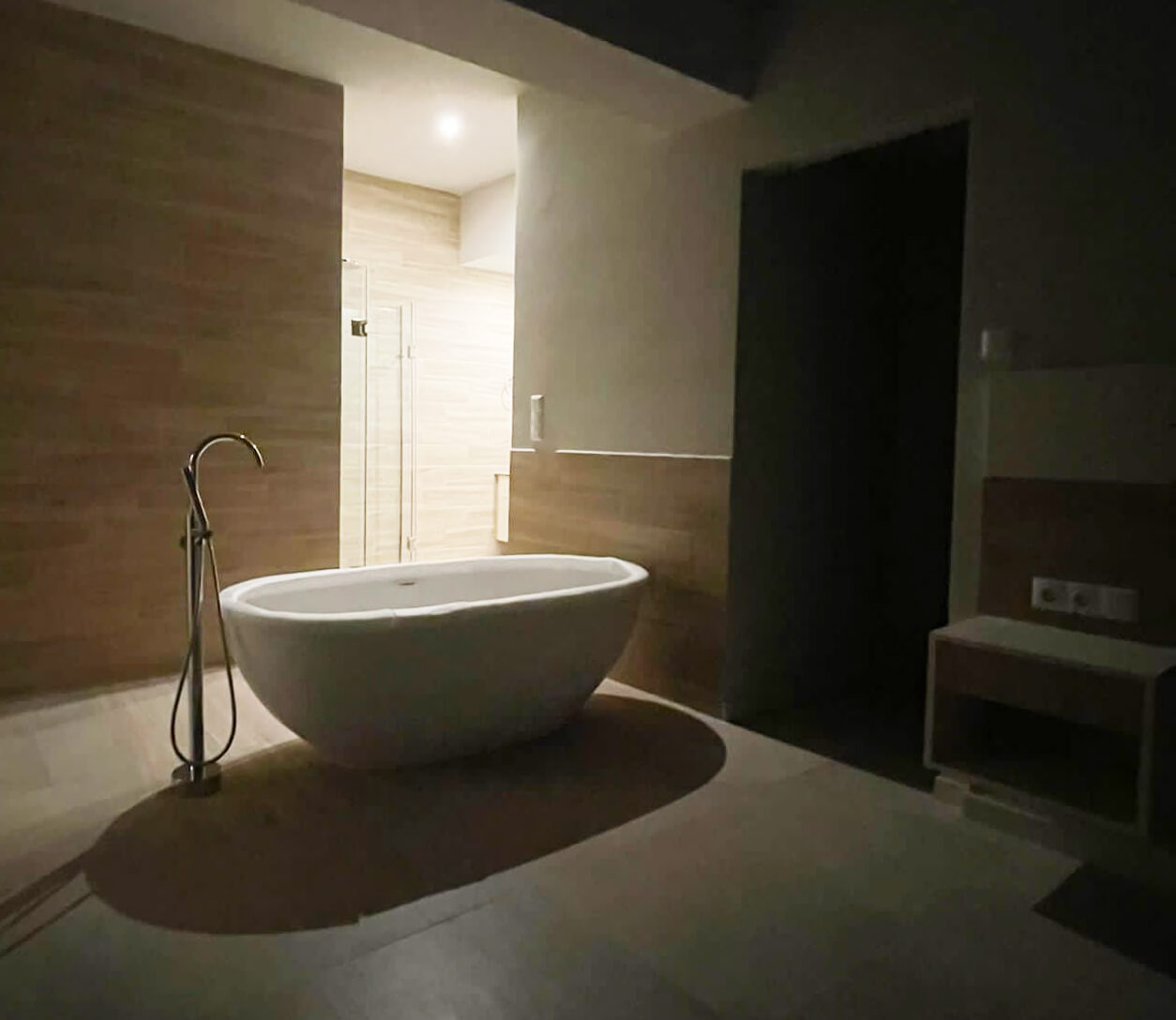 01 egkatastasi loutro se oikia