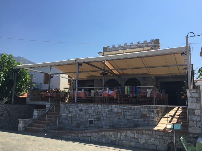 kastro hotel stoupa anavathmisi ugraeriou